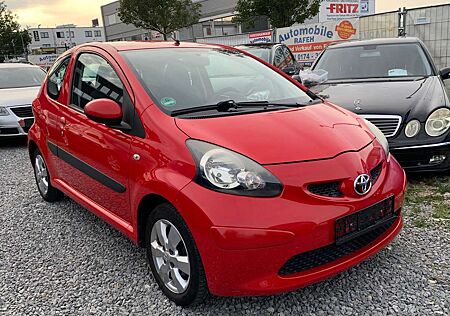 Toyota Aygo 3-Türer City. Automatik. Tüv Neu