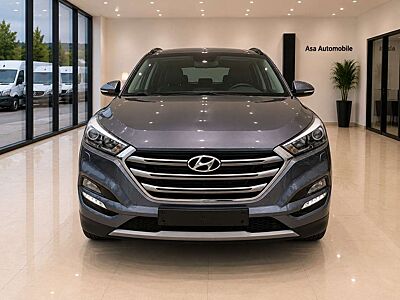 Hyundai TUCSON 4WD Allrad Panorama  Leder 8 x Bereift