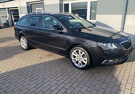 Skoda Superb Combi 4x4 2,0 TDI Aut. Xenon Pano Temp.