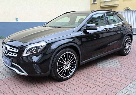 Mercedes-Benz GLA 180 (Navi/Leder/LED/360°Kamera)