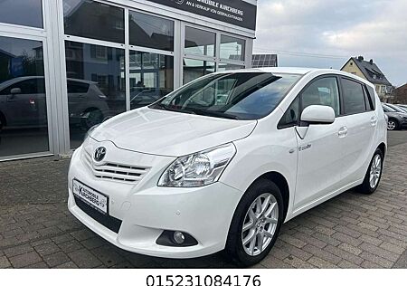Toyota Verso Travel+Rückfahrkam+Tempomat+Navi+AHK+1Hand