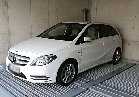 Mercedes-Benz B 180 (BlueEFFICIENCY)
