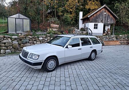 Mercedes-Benz E 250 E-Klasse T D