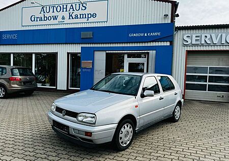 VW Golf Volkswagen 1.8 Avenue