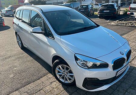 BMW 218 i Advantage 1.5 (140PS) AHK, Navi, RFK, SHZ