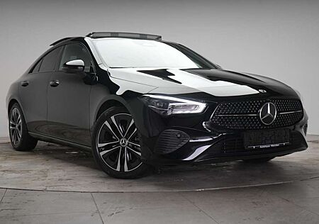 Mercedes-Benz CLA 200 7G-DCT Progressive Distronic/Kamera/Pano