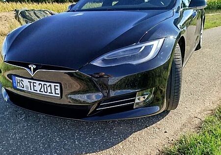 Tesla Model S 75D Allradantrieb