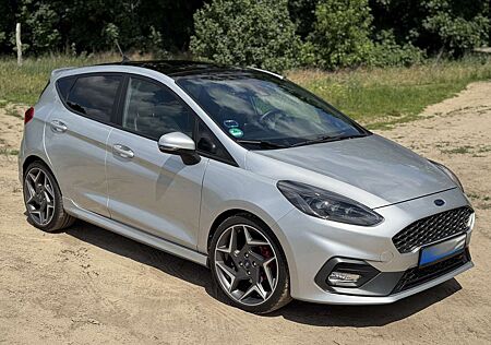 Ford Fiesta 1.5 EcoBoost S&S mit Leder-Exclusiv-Paket ST