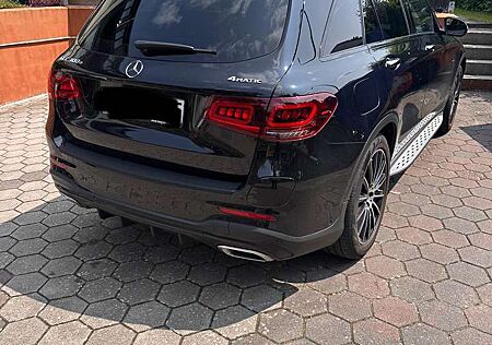 Mercedes-Benz GLC 300 e 4Matic 9G-TRONIC AMG Line