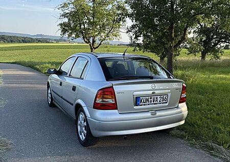 Opel Astra 1.6 Selection