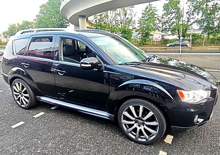 Mitsubishi Outlander 2.4 4WD Intense