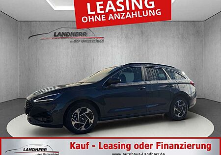 Hyundai i30 Kombi 1.5 T-GDI Family // 5. J Garantie/ LED/Kamer
