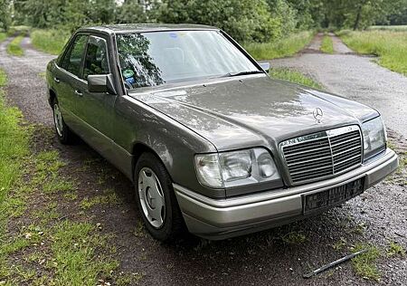 Mercedes-Benz E 200 Option auf H Kennzeichen
