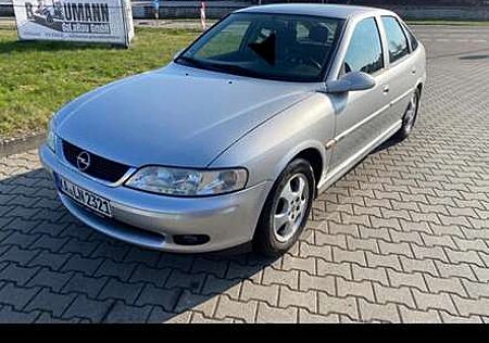 Opel Vectra 1.8 Edition 100