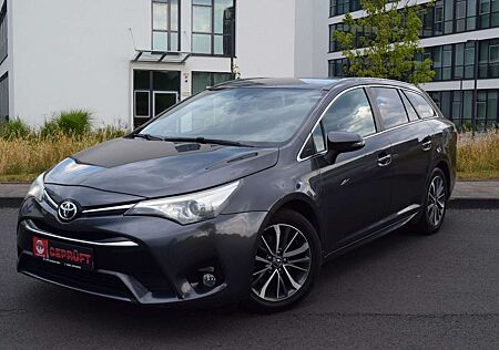 Toyota Avensis Touring Sports Comfort 1.Hand,Navi