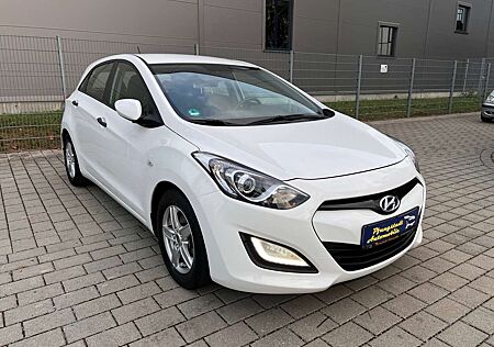 Hyundai i30 1Hand/Serviceheftgepfl/Euro5/6Gang/isofix