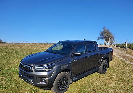 Toyota Hilux 2,8 D4D DOKA Invincible