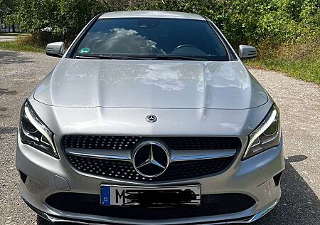 Mercedes-Benz CLA 180 7G-DCT Urban