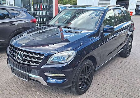Mercedes-Benz ML 350 CDI BlueTEC 1.Hand, Xenon AHK Teilleder