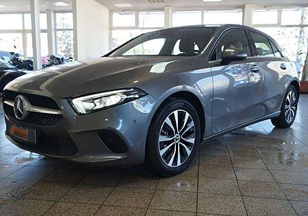 Mercedes-Benz A 250 A -Klasse e ! Neuwertig nur 5917 km !