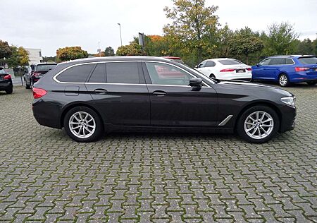 BMW 530 d xDrive Autom+1.Hand+Navi+4xKlima+LED+Pano+Leder