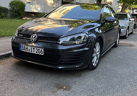 VW Golf Volkswagen GTD BlueMotion Technology DSG