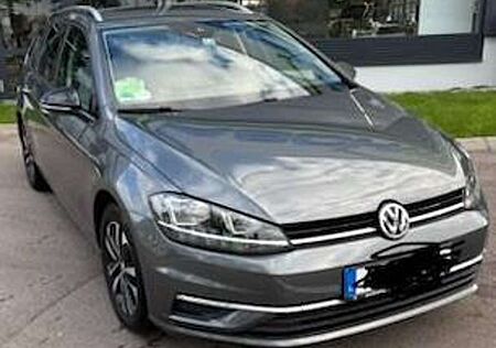 VW Golf Variant Volkswagen Golf VII Variant Diesel 1.6 TDI SCR IQ.DRIVE