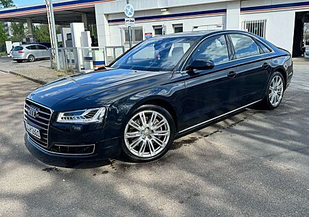 Audi A8 vollaustatung