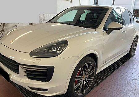 Porsche Cayenne GTS *TOP Ausstattung| Sport Chrono*