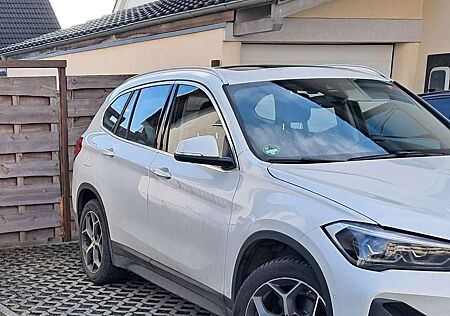 BMW X1 sDrive18i Aut. mit -Premium Garantie bis 4/27