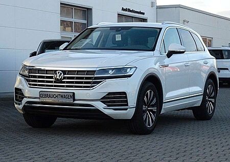 VW Touareg Volkswagen 3.0 TDI V6 Atmosphere 4Motion / DYNAUDIO