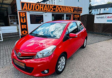 Toyota Yaris Life + Navi + Rückfahrkamera + 1 Hand