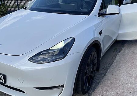 Tesla Model Y Performance Dual Motor AWD