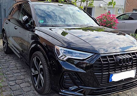 Audi Q3 35 TFSI S-Line Pano AHK 5J Garantie