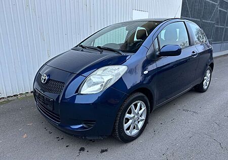 Toyota Yaris Sol Klima 2.Hand, Scheckheft,Tüv neu