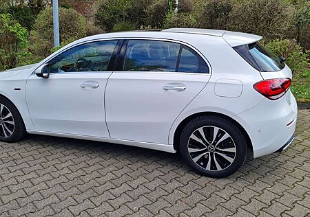 Mercedes-Benz A 250 A+250+e+8G-DCT