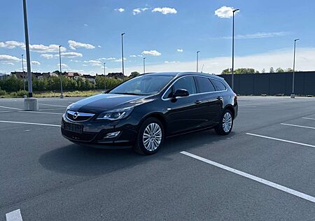 Opel Astra J Sports Tourer Innovation Xenon ALU PDC