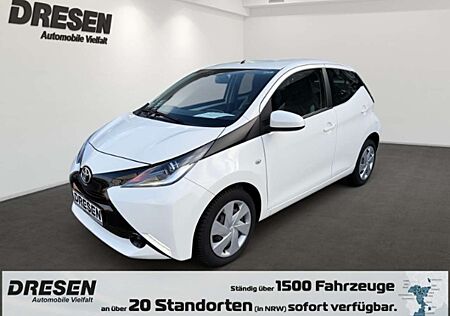 Toyota Aygo 1,0 x-play Klima/Bluetooth/Allwetter/LED Tagfahrli