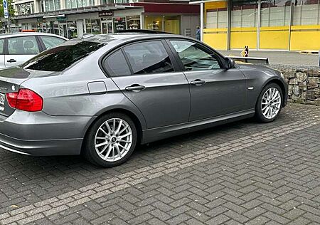 BMW 320i 320