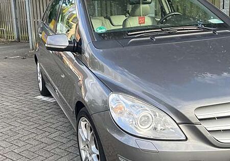 Mercedes-Benz B 200 CDI (245.208)