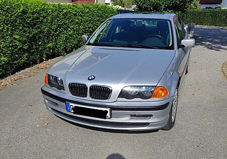BMW 323 i. AUTOMATIK-STEPTRONIC, TEMPOMAT