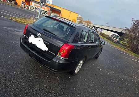 Toyota Avensis Sehr gut erhalten .1.8. Benziner. TÜV 04/27