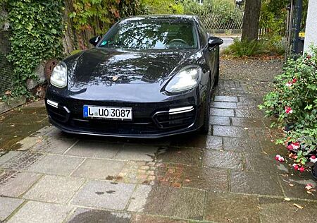 Porsche Panamera 4S Diesel, Individual, all black