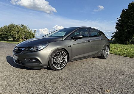 Opel Astra 1.4 Sitzheizung, 19-Zoll-Felgen