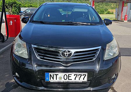 Toyota Avensis Combi 2.2 D-4D Sol