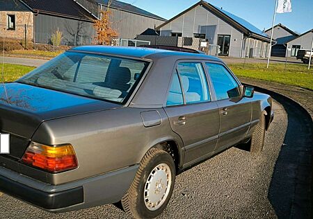 Mercedes-Benz E 300 E-Klasse D, H-Zulassung Oldtimer, Originalzustand