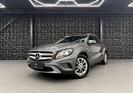 Mercedes-Benz GLA 200 URBAN/VOLL SCHECK/AHK/Bi-XEN/KAM/BREMSAS