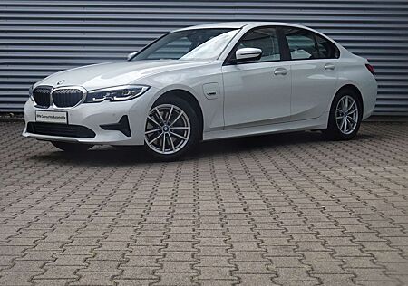 BMW 320 e Lim. Advantage erwLED LivePro CarPlay AHK
