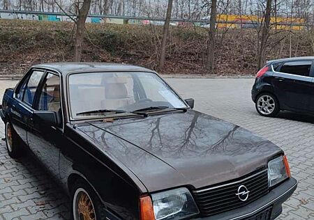 Opel Ascona -C*OLDTIMER*H-KENNZEICHEN*AUTOMATIK*