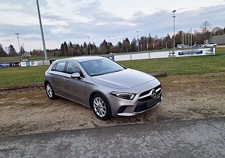 Mercedes-Benz 180